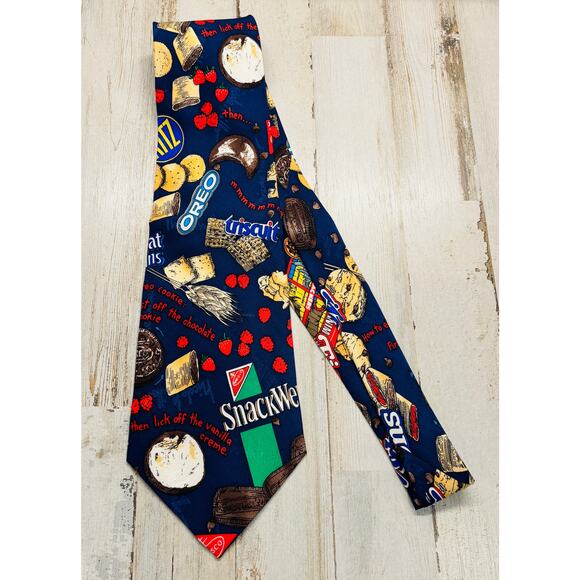 Nicole Miller 1994 Snackwells Oreo, Nabisco Tie 100% Silk Tie EUC - Picture 1 of 3